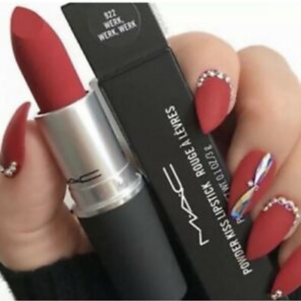 MAC Powderkiss Lipstick in Werk Werk Werk